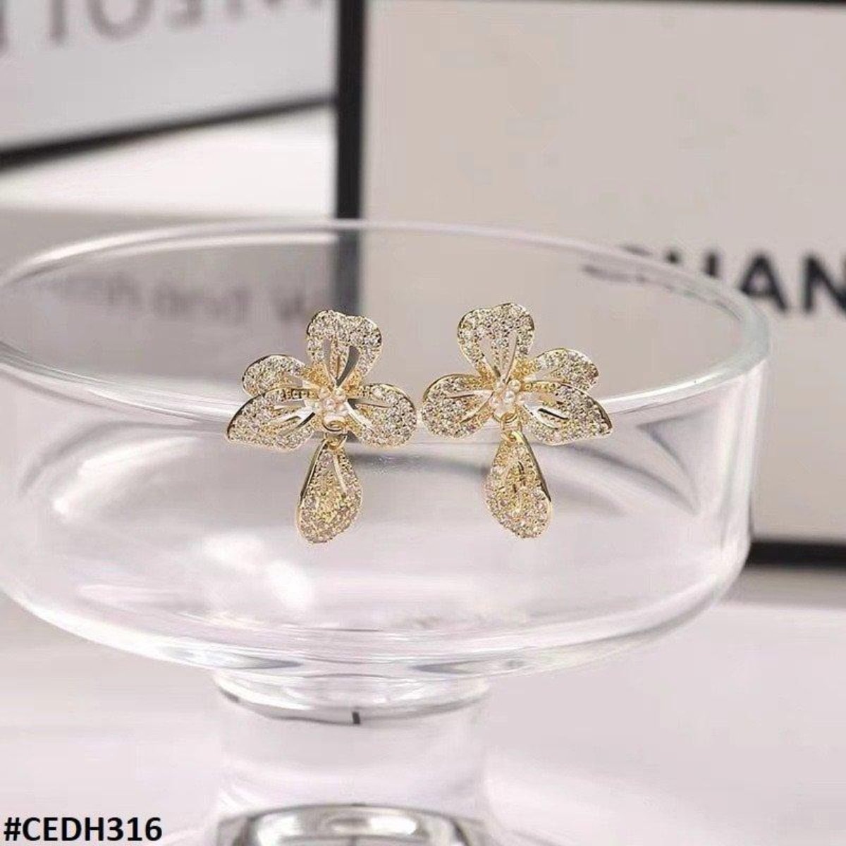 Flower Teardrop Earrings Pair - CEDH316 - Image 4